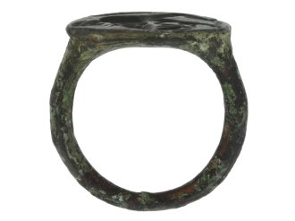 back view Ancient bronze ring with Hercules fighting lion,