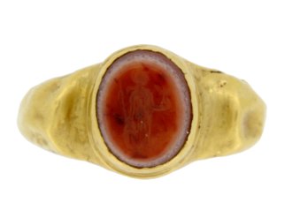 front view Ancient Roman gold ring with agate intaglio of Minerva