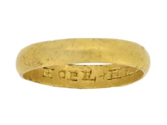 Jacobean posy ring 'HOPE + HELFETH + GREE', circa 16-17th century.