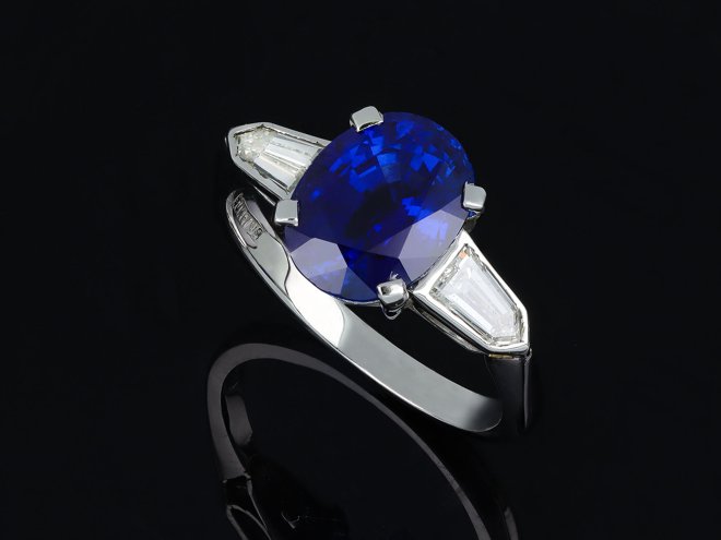 Natural Burmese sapphire and diamond ring. hatton garden