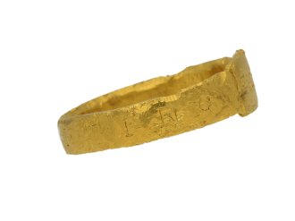 side view Ancient Roman gold ring