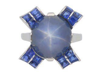 front view Oscar Heyman Brothers star sapphire ring, circa 1942.