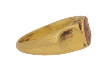 side view Ancient Roman jasper engraved 'RUFUS' ring, circa 3rd century AD.