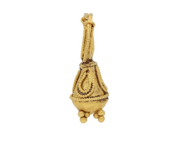 Ancient gold earrings berganza hatton garden