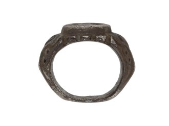 Ancient Roman silver ring chariot intaglio berganza hatton garden