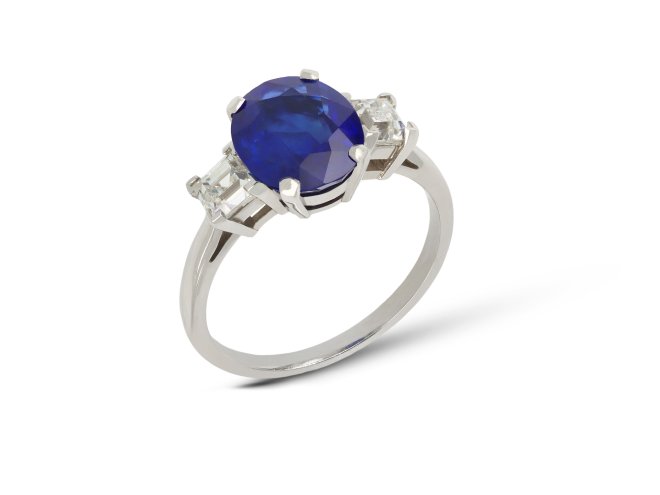 Burmese sapphire and diamond ring, circa 1950. 