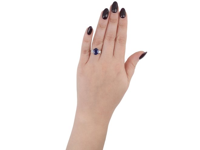 Burmese sapphire and diamond ring, circa 1950. 