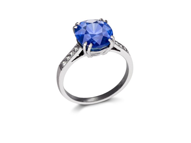 Burmese sapphire and diamond ring, circa 1950 