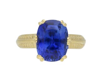 front Antique Ceylon sapphire gold ring hatton garden berganza