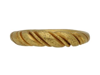 Viking gold twisted wirework ring, circa 9th-11th century AD. 