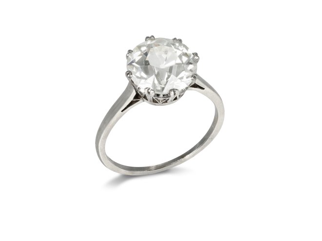 4.84 carat old cut diamond solitaire ring, English, circa 1920. 