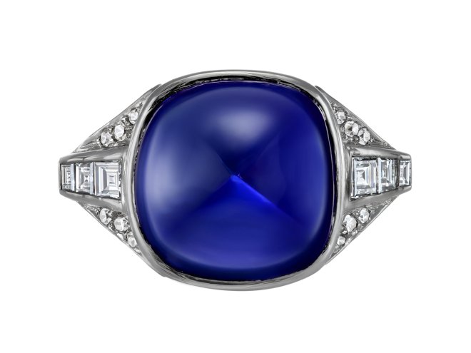 Colour change Ceylon sapphire cabochon ring, circa 1930. 