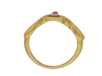 Ancient Roman agate gold ring berganza hatton garden