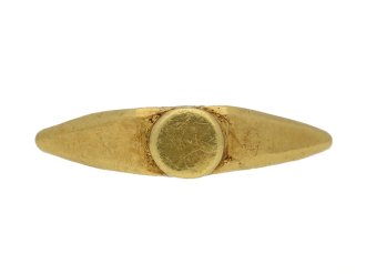 front view ancient roman seal ring berganza hatton garden