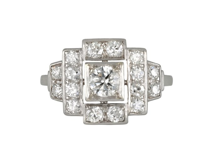 Art Deco diamond cluster ring, circa 1925.