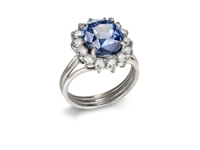 Vintage Ceylon sapphire and diamond cluster ring, circa 1970.