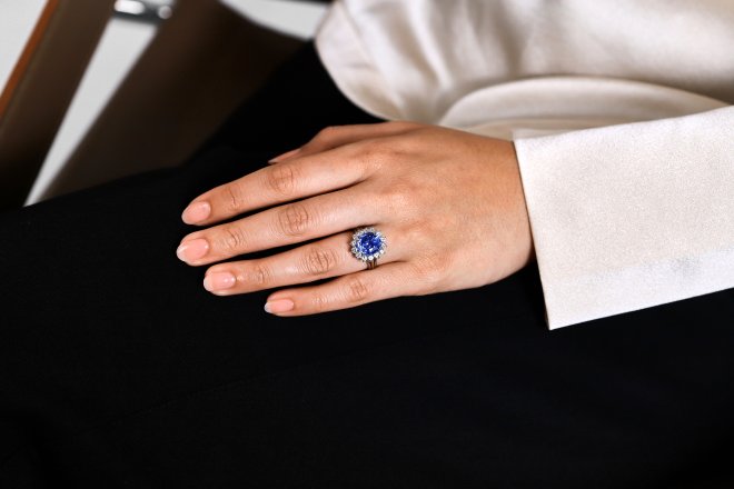 Vintage Ceylon sapphire and diamond cluster ring, circa 1970.