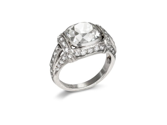 Old Mine diamond cluster ring, American, circa 1950. 