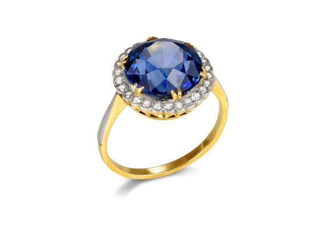 Edwardian Ceylon sapphire and diamond coronet cluster ring, circa 1915.
