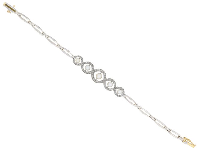 Edwardian diamond and pearl bracelet, English, circa 1905.