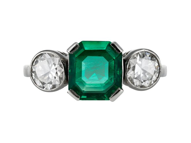 Art Deco Colombian emerald and diamond ring, French, circa 1925.