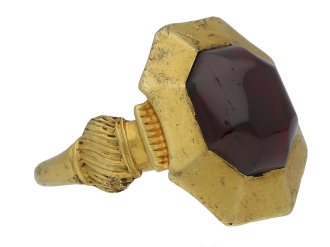 Medieval garnet cabochon ring berganza hatton garden