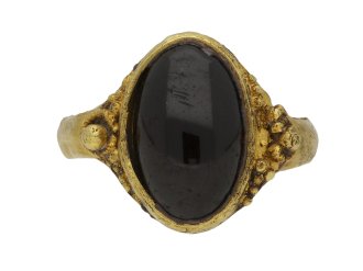 Medieval garnet cabochon ring berganza hatton garden