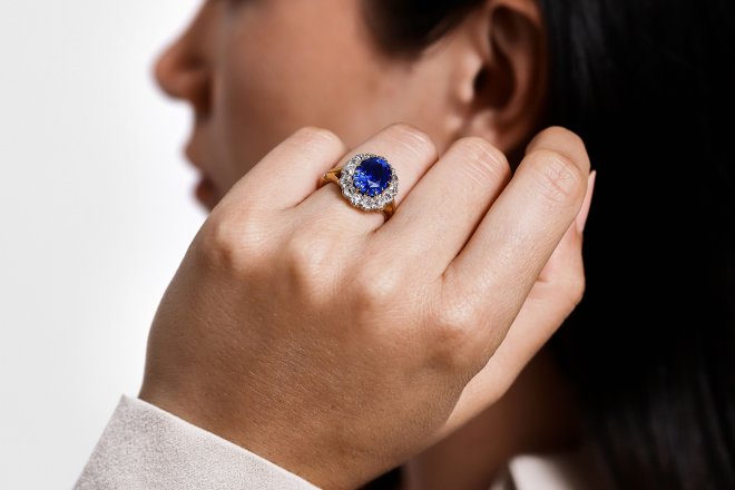 Edwardian Ceylon sapphire and diamond coronet cluster ring, English, circa 1915. 
