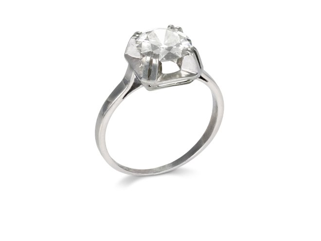 Art Deco diamond ring, French, circa 1935. 
