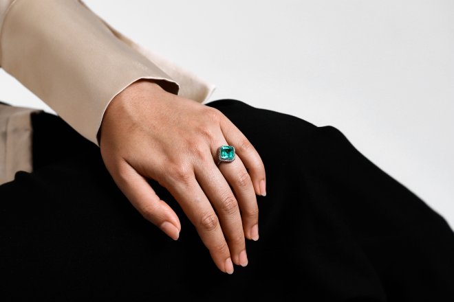 Edwardian Colombian emerald and diamond coronet cluster ring, French, circa 1910.
