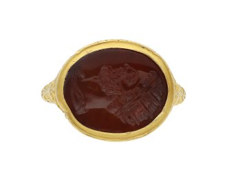 Elizabethan intaglio ring featuring Edward de Vere hatton garden