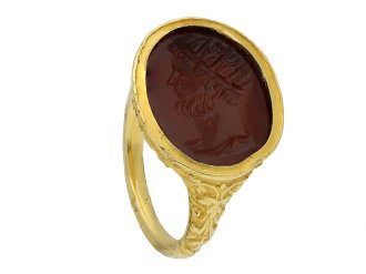 Elizabethan intaglio ring featuring Edward de Vere hatton garden