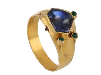 Medieval sapphire ring, circa 1200 1500 Hatton Garden