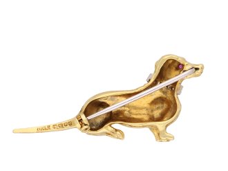 Vintage dog brooch, English, 1974. Hatton Garden