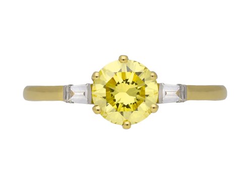 Fancy Intense yellow diamond flank solitaire | Ref 28428