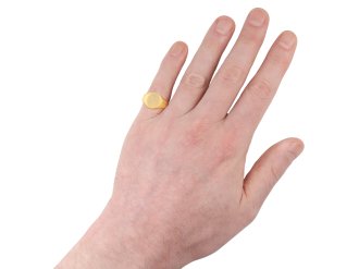 Yellow gold signet ring, English,1862. Hatton Garden