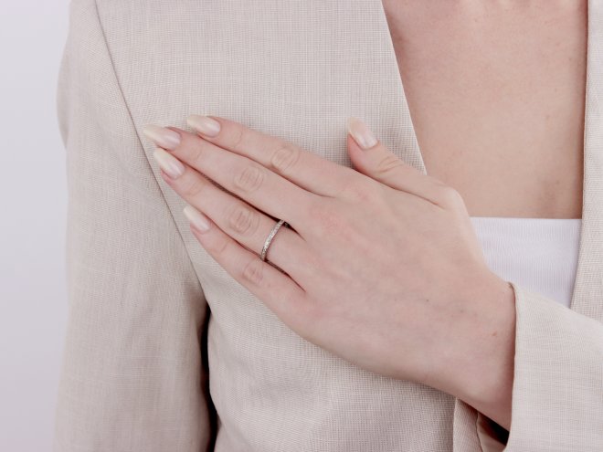 Diamond full eternity ring, circa 1930. 