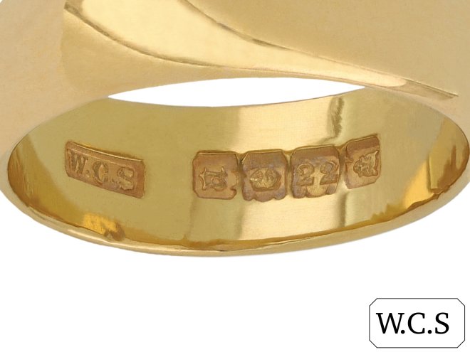 Yellow gold wedding band, English, 1916