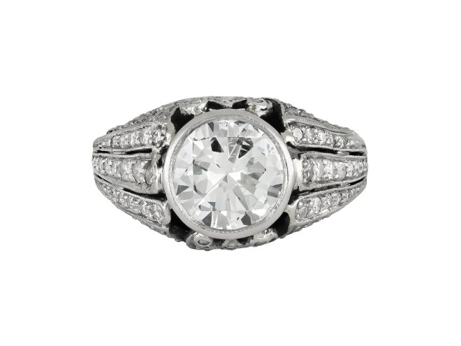 Art Deco diamond cluster ring, circa 1920.