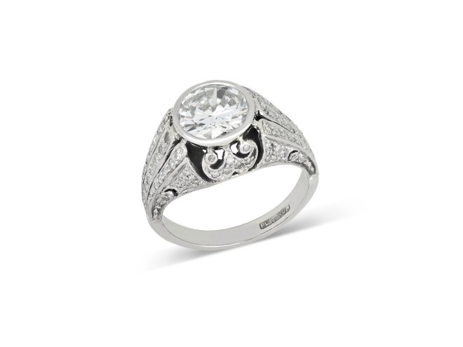 Art Deco diamond cluster ring, circa 1920.