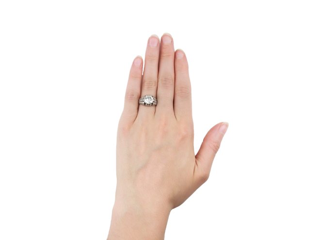 Art Deco diamond cluster ring, circa 1920.