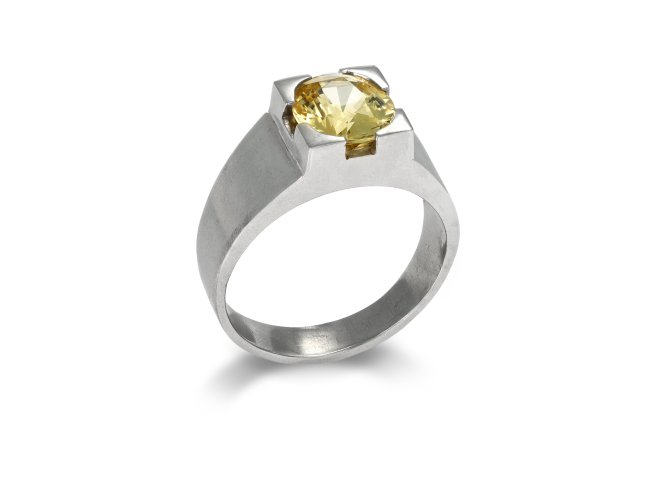 Yellow Ceylon sapphire solitaire ring, French, circa 1950.