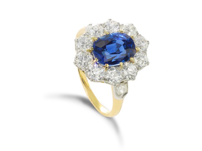 Edwardian Ceylon sapphire and diamond coronet cluster ring, circa 1910.