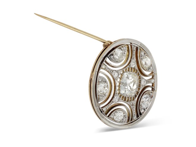 Old mine diamond openwork brooch, circa 1905.