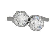 Art Deco diamond crossover ring, circa 1920.