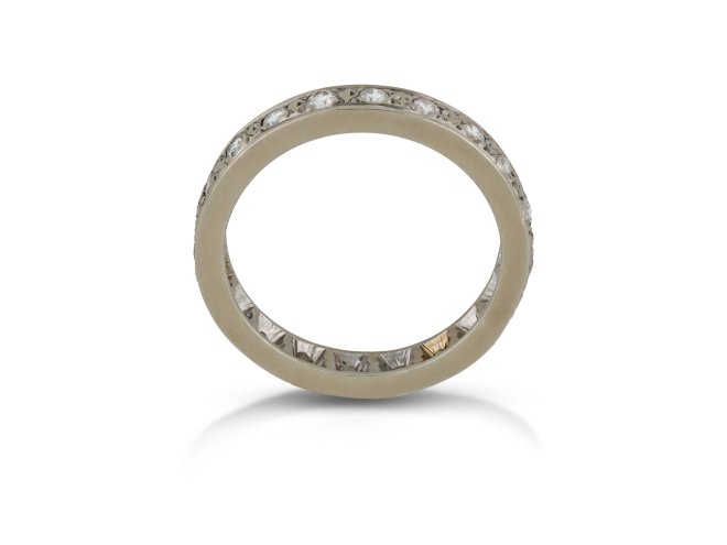 Diamond eternity ring, French, circa 1935.