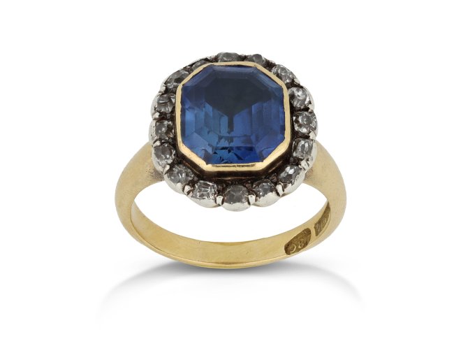 Georgian sapphire and diamond cluster ring, circa 1820. 