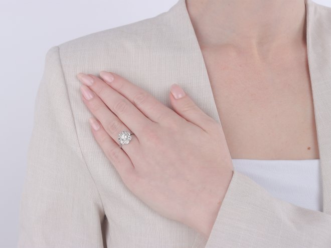 Art Deco diamond cluster ring, circa 1920.