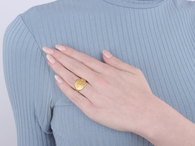 Signet ring attributed to the Ward family, English, circa 17th century. 