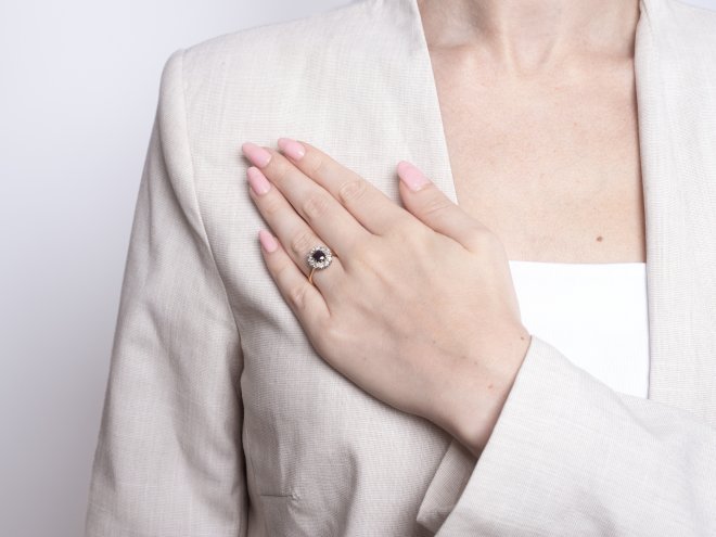 Edwardian sapphire and diamond coronet cluster ring, circa 1910. 